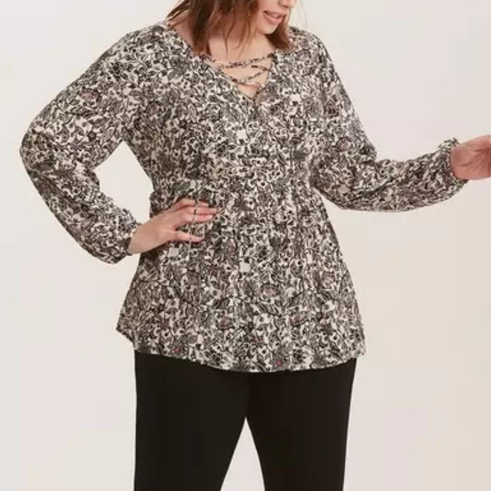 Torrid · 1X · Black/Pink · Paisley Challis Lace-Up Babydoll Blouse